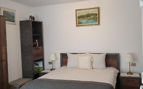 Roca Room